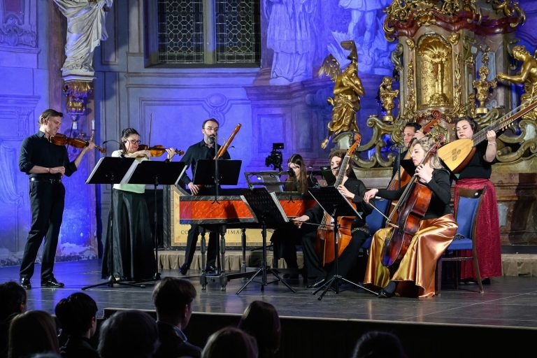 Tomáš Netopil, Collegium Colloredo, 10. března 2026, Kostel sv. Šimona a Judy, Praha (zdroj Symfonický orchestr hl. m. Prahy FOK, foto Petra Hajská)
