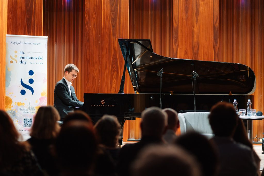 Smetanovské dny: Když hudba umlkne & Marek Kozák, 10. března 2026, Dům hudby, Plzeň – Marek Kozák (foto Dominik Beránek)