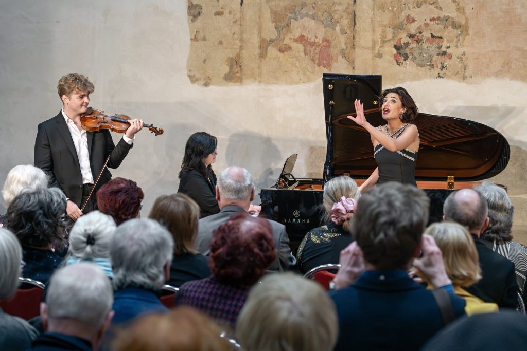 Ekaterine Buachidze, 16. března 2026, Novoměstská radnice – Kurt Mitterfellner, Kateřina Ochmanová, Ekaterine Buachidze (foto Petr Dyrc)