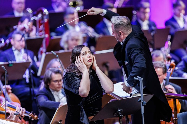 Hrad knížete Modrovouse – Szilvia Vörös, Robert Jindra, Symfonický orchestr Českého rozhlasu, 24. března 2026, Rudolfinum, Praha (zdroj Symfonický orchestr Českého rozhlasu, foto Michal Fanta)