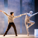 Jan Jirásek: Sněhová královna, Jihočeské divadlo – Valerio Testoni, Mai Iwamoto (foto Petr Zikmund)