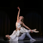 Sergej Prokofjev: Romeo a Julie, Moravské divadlo, Olomouc – Adéla Bendová a Iván Sánchez Fernández (foto Serghei Gherciu)