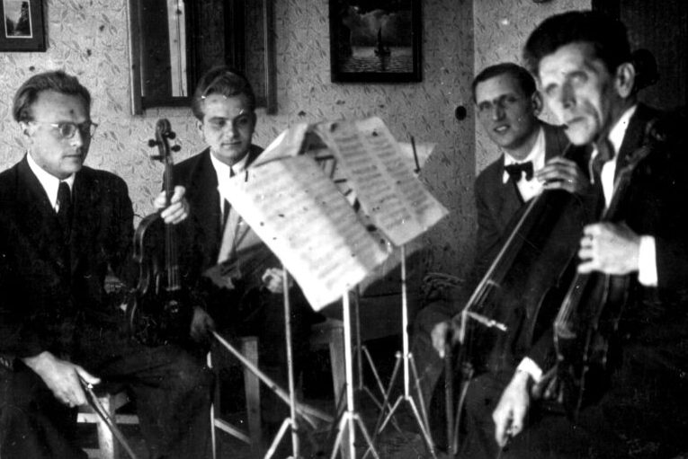 První kvarteto členů Moravské filharmonie v roce 1945 (zdroj Moravská filharmonie Olomouc)