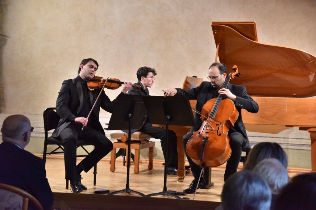 Ullmannovské slavnosti 2026: Pas de trois, 23. dubna 2026, Koncertní sál Konzervatoře Jana Deyla, Praha – Trio Delyria (zdroj Ullmannovské slavnosti)