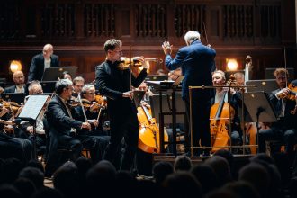 Josef Špaček, Leonard Slatkin, 15. dubna 2026, Obecní dům, Praha (foto Petr Chodura)