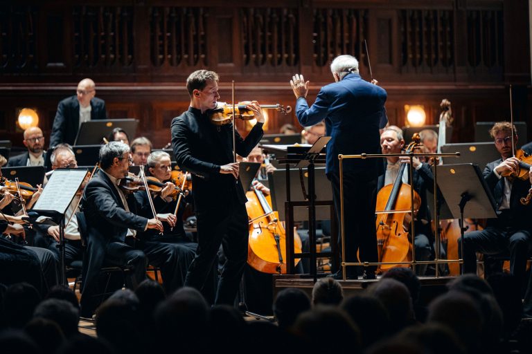 Josef Špaček, Leonard Slatkin, 15. dubna 2026, Obecní dům, Praha (foto Petr Chodura)
