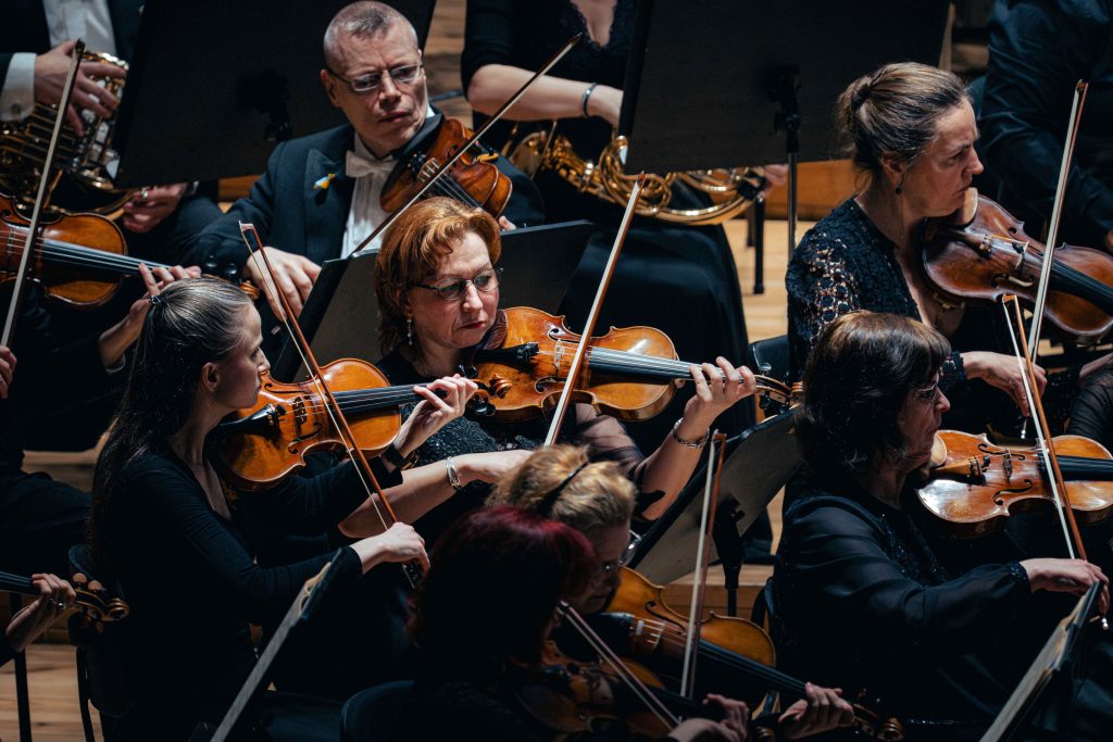 Symfonický orchestr hl. m. Prahy FOK, 15. dubna 2026, Obecní dům, Praha (foto Petr Chodura)