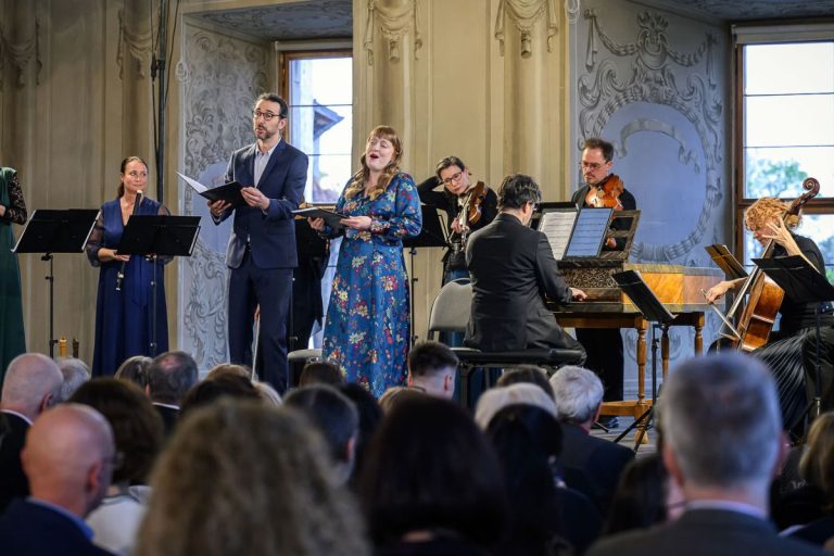 Barokní podvečery: Hail, bright Cecilia! – Vojtěch Semerád, Carine Tinney, Collegium Marianum, 16. dubna 2026, Lobkowiczký palác, Císařský sál, Praha (foto Petra Hajská)