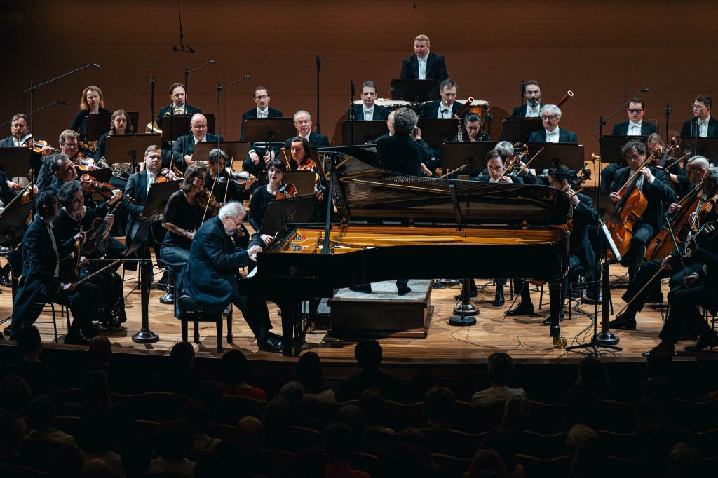 Emanuel Ax, Česká filharmonie, 8. dubna 2026, Rudolfinum, Praha (zdroj Česká filharmonie)