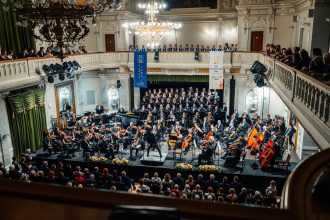 Smetanovské dny: Carmina Burana, 9. dubna 2026, Měšťanská beseda, Plzeň – Chuhei Iwasaki, Plzeňská filharmonie, Český filharmonický sbor Brno a Kühnův dětský sbor (foto Jan Růžička)