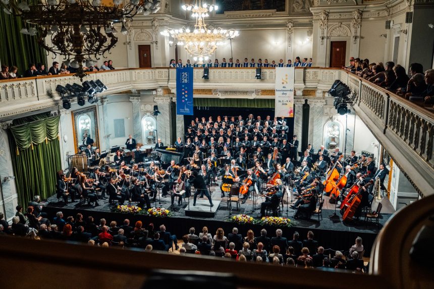 Smetanovské dny: Carmina Burana, 9. dubna 2026, Měšťanská beseda, Plzeň – Chuhei Iwasaki, Plzeňská filharmonie, Český filharmonický sbor Brno a Kühnův dětský sbor (foto Jan Růžička)