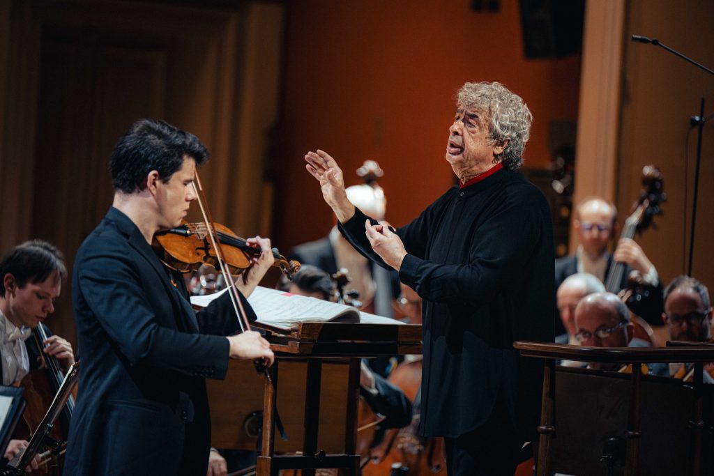 Jan Mráček, Semjon Byčkov, Česká filharmonie, 8. dubna 2026, Rudolfinum, Praha (zdroj Česká filharmonie)