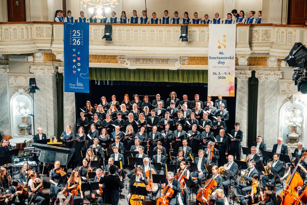 Smetanovské dny: Carmina Burana, 9. dubna 2026, Měšťanská beseda, Plzeň – Chuhei Iwasaki, Plzeňská filharmonie, Český filharmonický sbor Brno a Kühnův dětský sbor (foto Jan Růžička)
