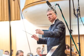 Moravská filharmonie Olomouc: Weber 200, 16. dubna 2026, Reduta, Olomouc – Zsolt Hamar (foto Filip Jančo)