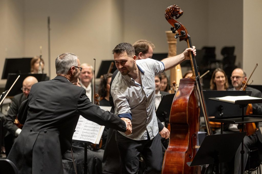E3 Mladí sólisté II, 2. dubna 2026, kino Vesmír, Ostrava – Ondřej Sejkora a Janáčkova filharmonie Ostrava (foto Maxim Bajza)