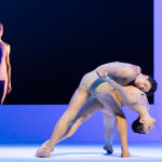 Wayne McGregor: Chroma, Teatro alla Scala – Mattia Semperboni, Martina Arduino, Nicoletta Manni (foto Brescia e Amisano)