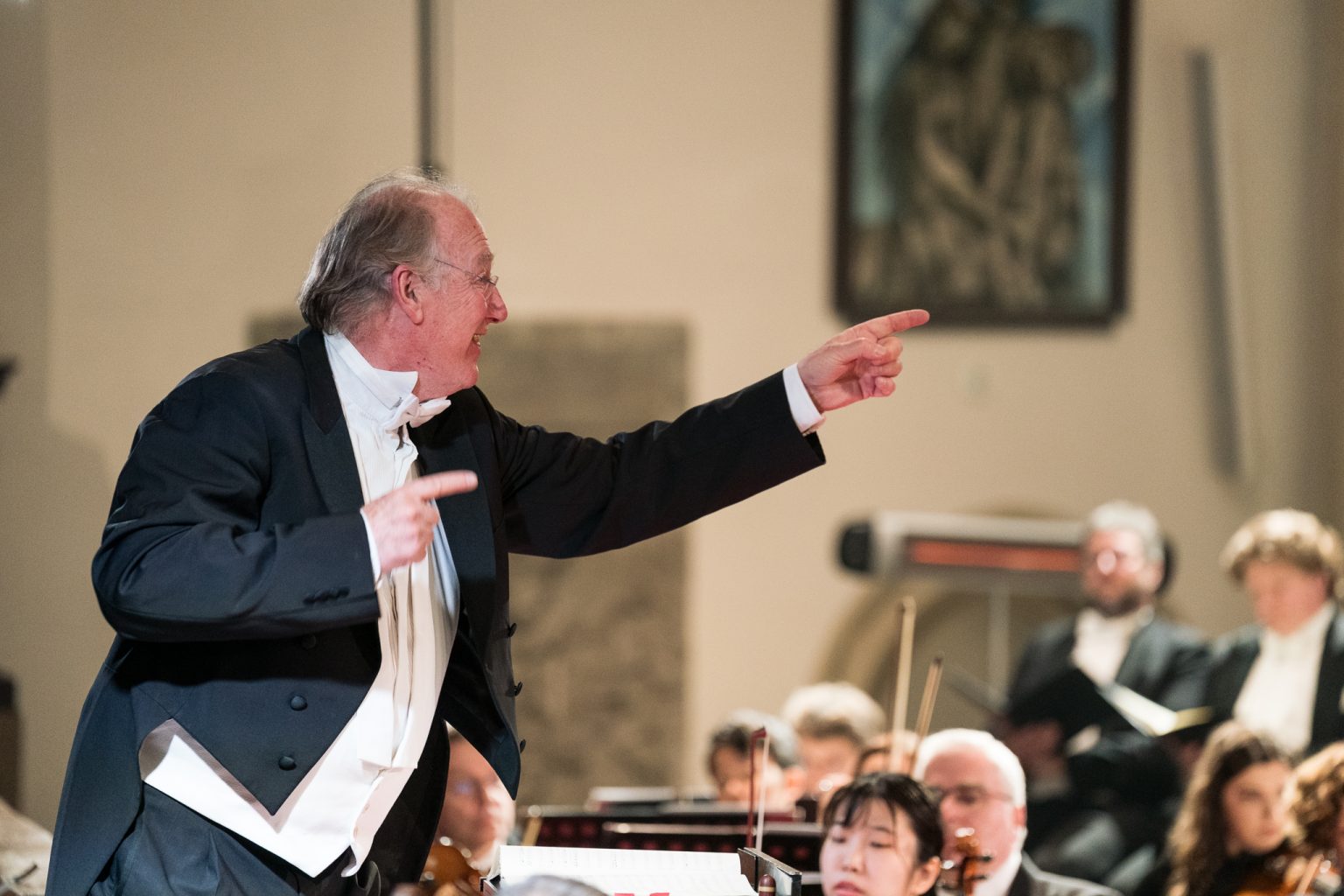 ZA SVĚTLEM / Matthews – Zemek Novák – Beethoven, 12. dubna 2026, Kostel sv. Jakuba, Brno – Jac van Steen a Filharmonie Brno (foto Jan Prokopius)