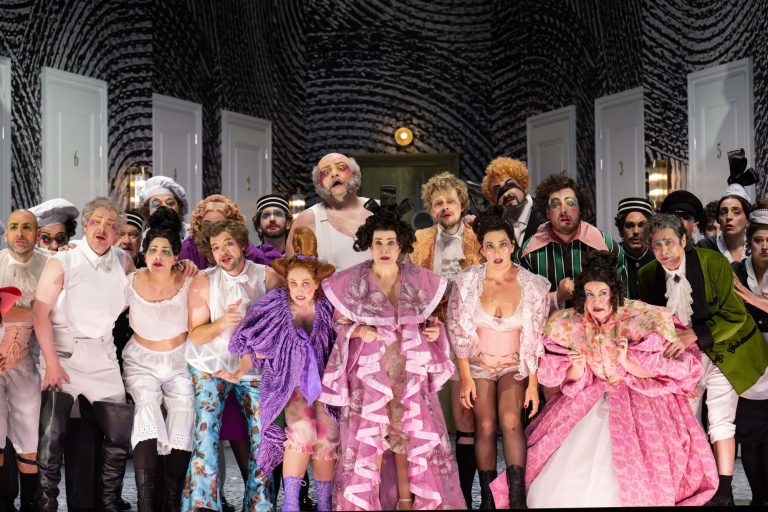 Gioachino Rossini: Il viaggio a Reims, Salzburger Festspiele Pfingsten 2026, Salzburg (zdroj Salzburger Festspiele, foto Monika Ritterhaus)