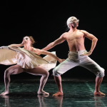 Wolfgang Amadeus Mozart, Jiří Kylián Šest tanců, Divadlo J. K. Tyla, Nová scéna, Plzeň – Margarida Gonçalves, Mátyás Sántha (foto Irena Štěrbová)
