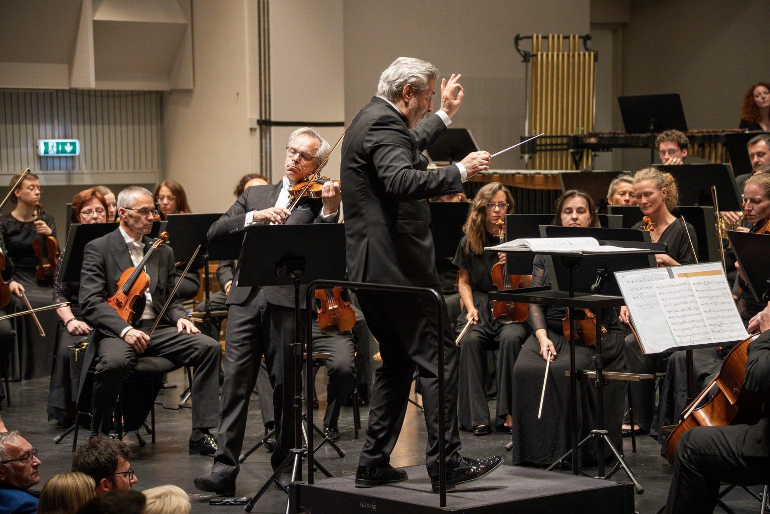 Závěrečný koncert 72. sezony Janáčkovy filharmonie Ostrava: Daniel Raiskin, Janáčkova filharmonie Ostrava, 28. května 2026, koncertní sál Vesmír, Ostrava (zdroj Janáčkova filharmonie Ostrava, foto Petr Hrubeš)