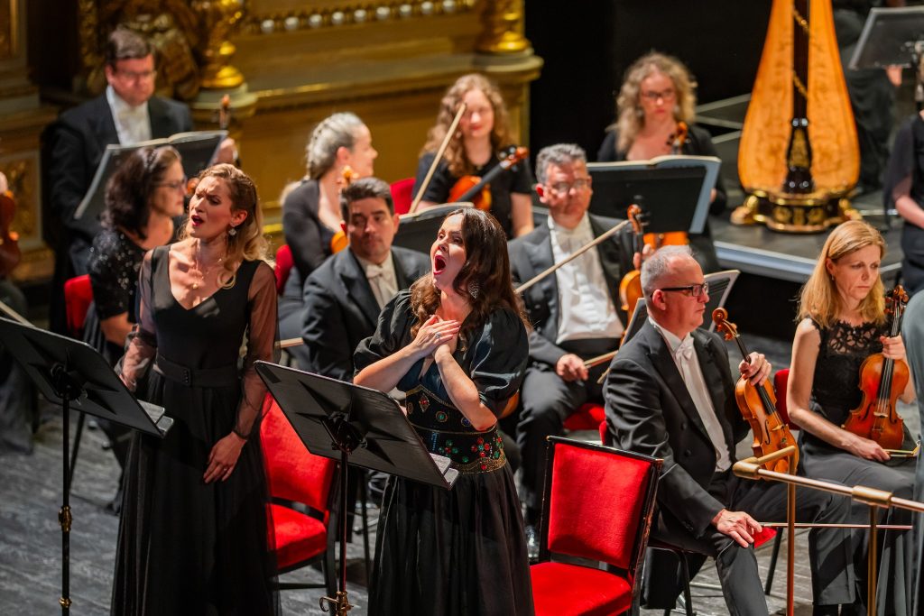 Pražské jaro 2026: Jules Massenet: Máří Magdaléna, 27. května 2026, Národní divadlo, Praha – Aleksandra Kurzak a Arnheiður Eiríksdóttir (foto Václav Hodina)