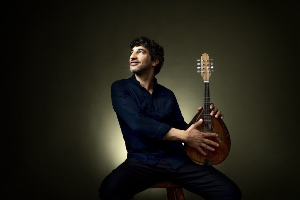 Avi Avital (foto Harald Hoffmann)