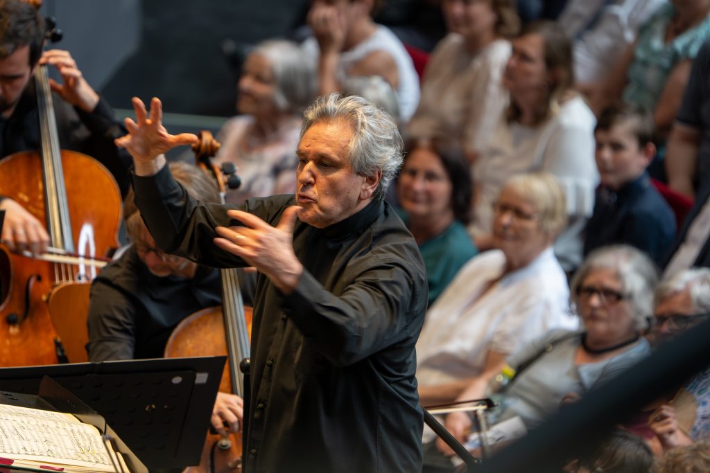 68. ročník festivalu Smetanova Litomyšl, 20. června 2026, II. zámecké nádvoří státního zámku Litomyšl – Antonio Pappano (foto Ivan Krejza)
