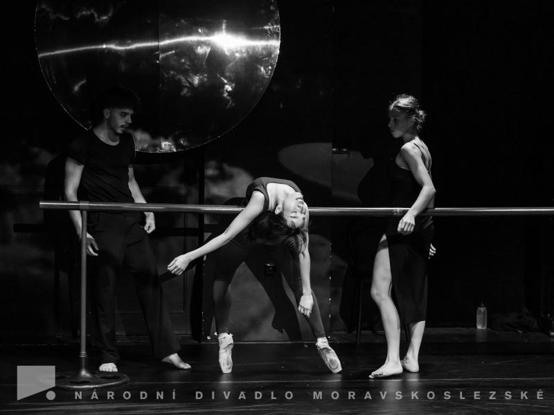 Natalia Adamska a Rei Masatomi: Babylon balet, Národní divadlo moravskoslezské, Divadlo 12, zkouška (foto Serghei Gherciu)