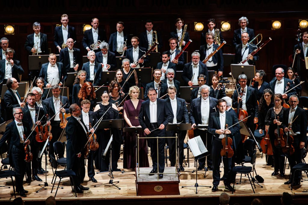 Pražské jaro: Závěrečný koncert, 4. června 2026, Obecní dům, Smetanova síň – Daniele Gatti a Sächsische Staatskapelle Dresden (foto Michal Fanta)