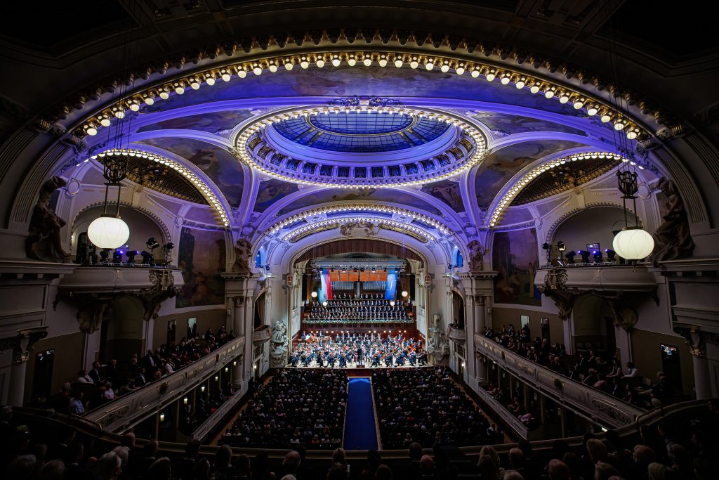 Pražské jaro: Závěrečný koncert, 4. června 2026, Obecní dům, Smetanova síň – Daniele Gatti, Singverein der Gesellschaft der Musikfreunde in Wien a Sächsische Staatskapelle Dresden (foto Michal Fanta)