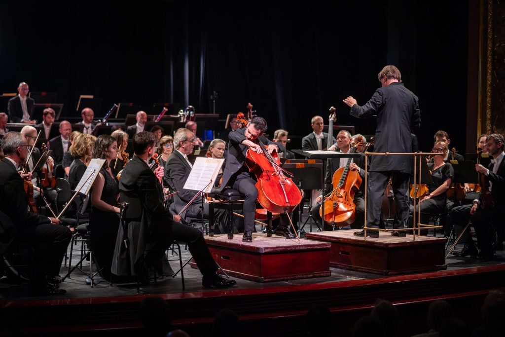 Mezinárodní hudební festival Leoše Janáčka: Zahajovací koncert festivalu, 1. června 2026, Divadlo Antonína Dvořáka, Ostrava – Symfonický orchestr hl. města Prahy FOK, Tomáš Netopil a Pablo Ferrández (foto Martin Kusyn)