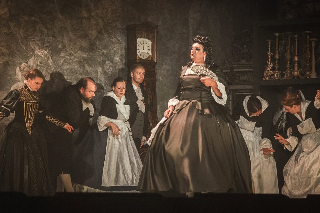 Hudební festival Znojmo: Jean-Philippe Rameau: Galantní světy / Les Indes galantes, Centrum Jízdárna, Znojmo – Adam Plachetka a SILENTIUM! Ensemble (foto Lenka Jíšová)