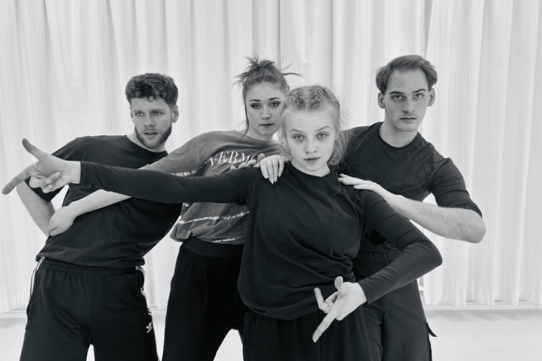 Nataša Novotná: L.EGO, Bohemia Balet, zkouška – Robert Koch, Anna Tkadlčíková, Luisa Brychcínová, Matěj Šimůnek (zdroj Bohemia Balet)