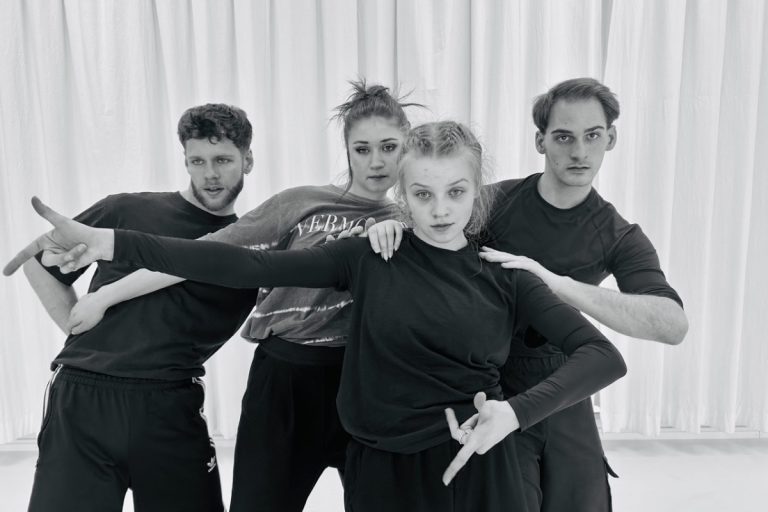 Nataša Novotná: L.EGO, Bohemia Balet, zkouška – Robert Koch, Anna Tkadlčíková, Luisa Brychcínová, Matěj Šimůnek (zdroj Bohemia Balet)