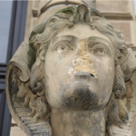 Jedna z poničeních sfing, Rudolfinum, Praha (zdroj Policie ČR)