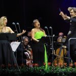 Festival Krumlov: Labyrint lásky: Puccini & Verdi, 8. srpna 2026, Pivovarská zahrada, Český Krumlov – Danielle de Niese, Ester Pavlů a Tomáš Netopil (foto Libor Sváček)