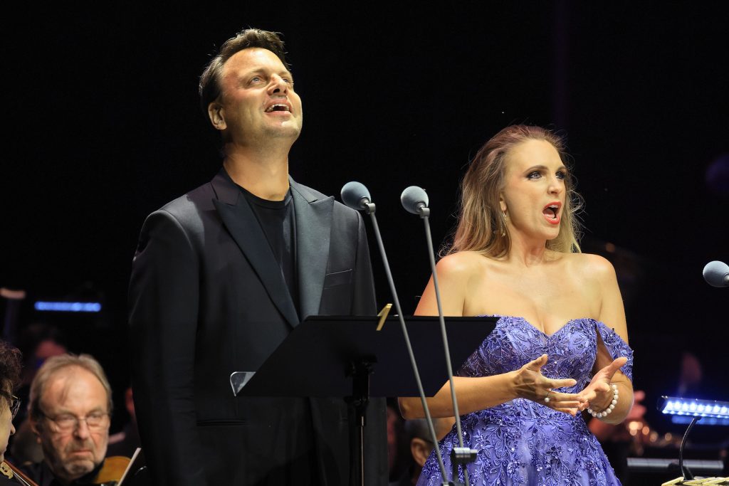 Festival Krumlov: Labyrint lásky: Puccini & Verdi, 8. srpna 2026, Pivovarská zahrada, Český Krumlov – Ester Pavlů a Pavel Černoch (foto Libor Sváček)
