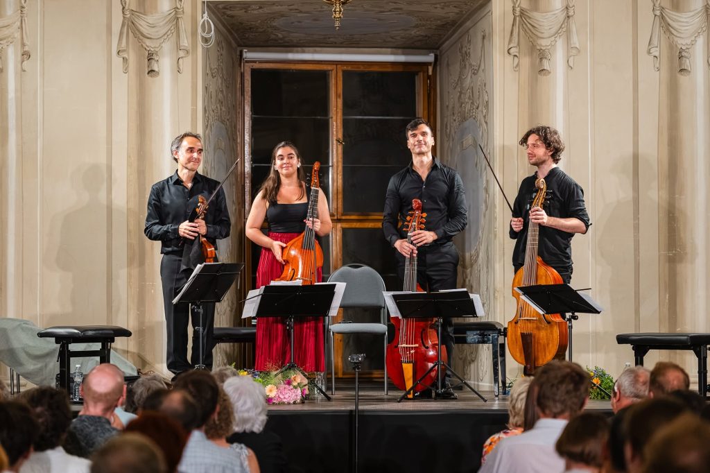 Letní slavnosti staré hudby: Phantasy, 30 července 2026, Lobkowiczký palác, Praha – Vittorio Ghielmi Viol Quartet (foto Jan Kantor)