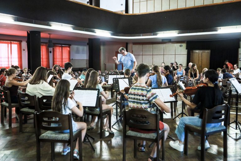 Festival Otakara Ševčíka – Jakub Hrůša a Ševčík Akademy Orchestra (foto Marek Novotný)