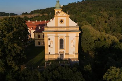 Klášterní kostel Nanebevzetí P. Marie v Konojedech (zdroj Zámek Konojedy)
