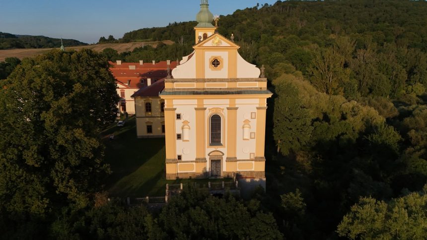 Klášterní kostel Nanebevzetí P. Marie v Konojedech (zdroj Zámek Konojedy)