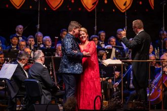 Bedřich Smetana: Prodaná nevěsta, 29. srpna 2026, Festival Jarmily Novotné, Zámek Liteň – Daniel Matoušek, Kateřina Kněžíková a Robert Jindra (zdroj Festival Jarmily Novotné)