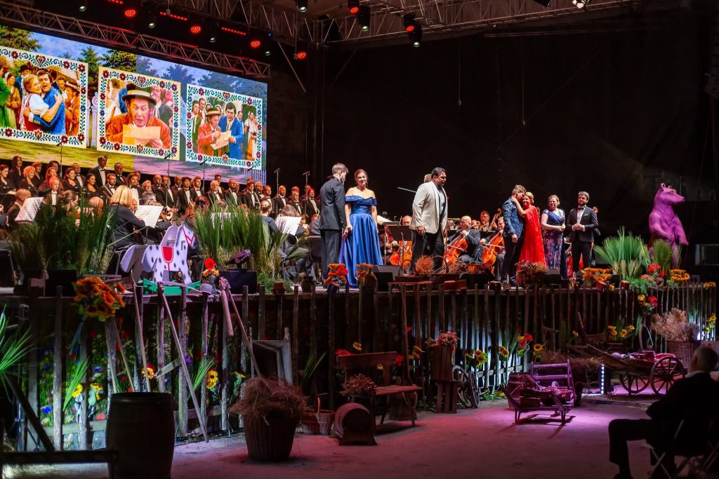 Bedřich Smetana: Prodaná nevěsta, 29. srpna 2026, Festival Jarmily Novotné, Zámek Liteň (zdroj Festival Jarmily Novotné)