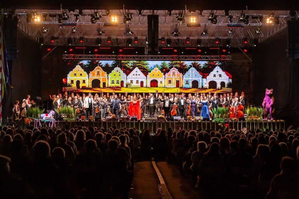 Bedřich Smetana: Prodaná nevěsta, 29. srpna 2026, Festival Jarmily Novotné, Zámek Liteň (zdroj Festival Jarmily Novotné)