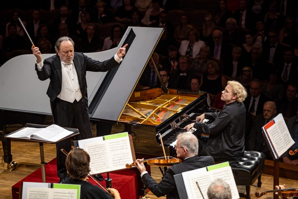 Riccardo Chailly, Alexander Malofejev, Filarmonica della Scala, 6. září 2026, Rudolfinum, Praha (zdroj Dvořákova Praha)