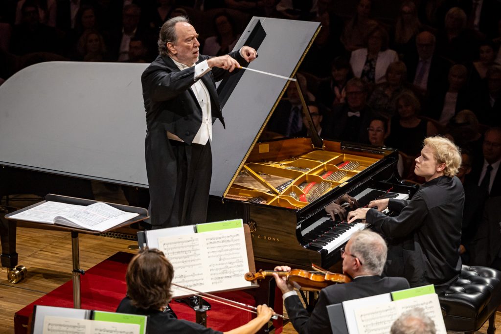Riccardo Chailly, Alexander Malofejev, Filarmonica della Scala, 6. září 2026, Rudolfinum, Praha (zdroj Dvořákova Praha)