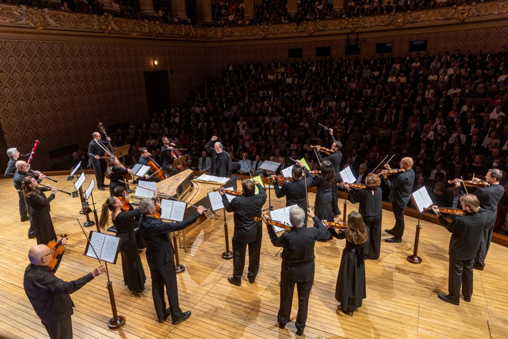 Dvořákova Praha: Una festa barocca / Barokní slavnost, 16. září 2026, Rudolfinum, Dvořákova síň, Praha – Andrea Marcon a Komorní orchestr České filharmonie (zdroj Dvořákova Praha)