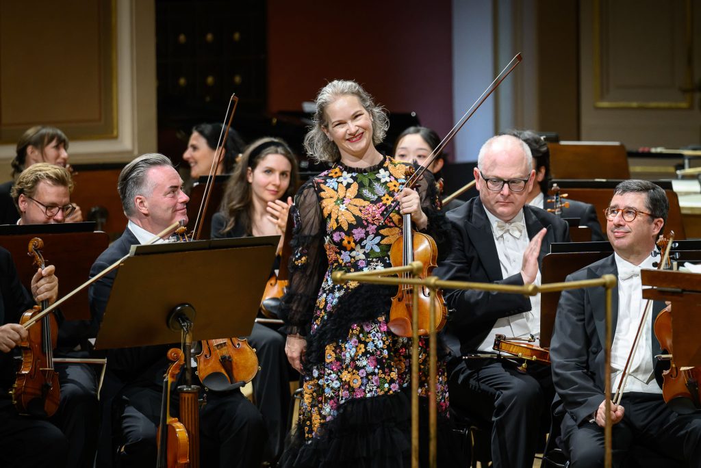 Dvořákova Praha: Wiener Philharmoniker, Tugan Sokhiev, Hilary Hahn, 12. září 2026, Rudolfinum, Dvořákova síň (foto Petra Hajská)