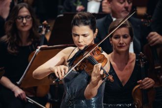 Česká filharmonie: Zahajovací koncerty, 1. září 2026, Rudolfinum, Dvořákova síň, Praha – Karen Gomyo (zdroj Česká filharmonie)