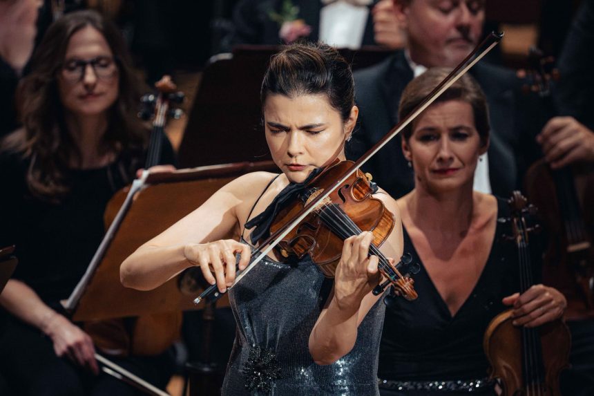 Česká filharmonie: Zahajovací koncerty, 1. září 2026, Rudolfinum, Dvořákova síň, Praha – Karen Gomyo (zdroj Česká filharmonie)